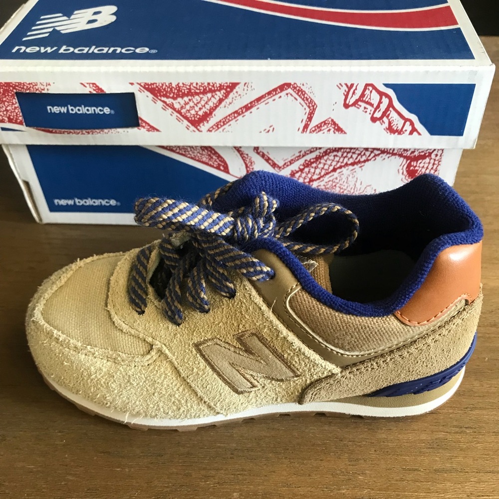 NEW BALANCE SNEAKERS
